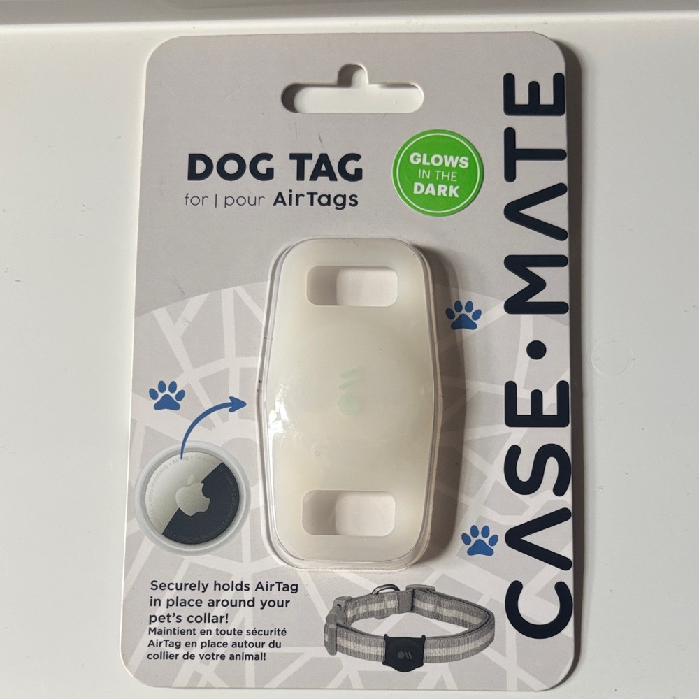 Case-Mate Glow-in-the-Dark Dog Tag for AirTags (NEW)